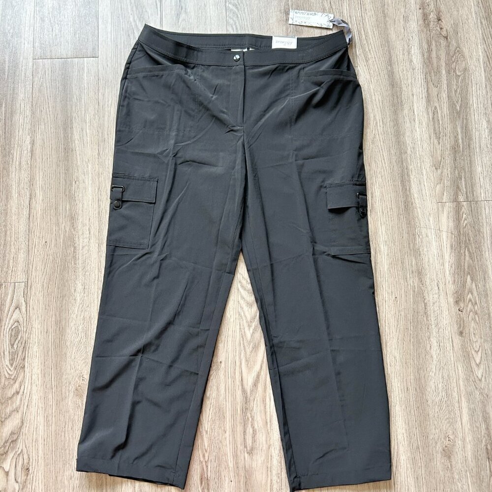 Chico's Zenergy Neema Courtney Black Cargo Pants Short Size 3 (16) NWT - Picture 2 of 8
